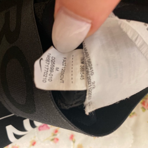 Nike Pro - Picture 3 of 3